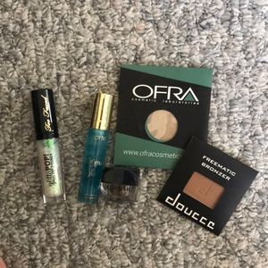 Makeup bundle